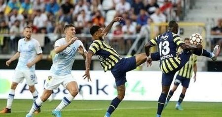 Futbolda VAR Sistemi: Avantajları ve Dezavantajları