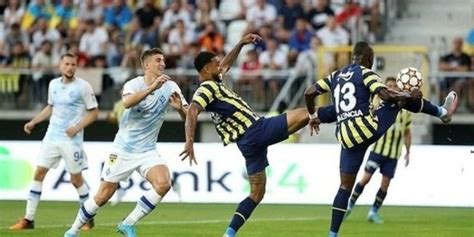 Futbolda VAR Sistemi: Avantajları ve Dezavantajları